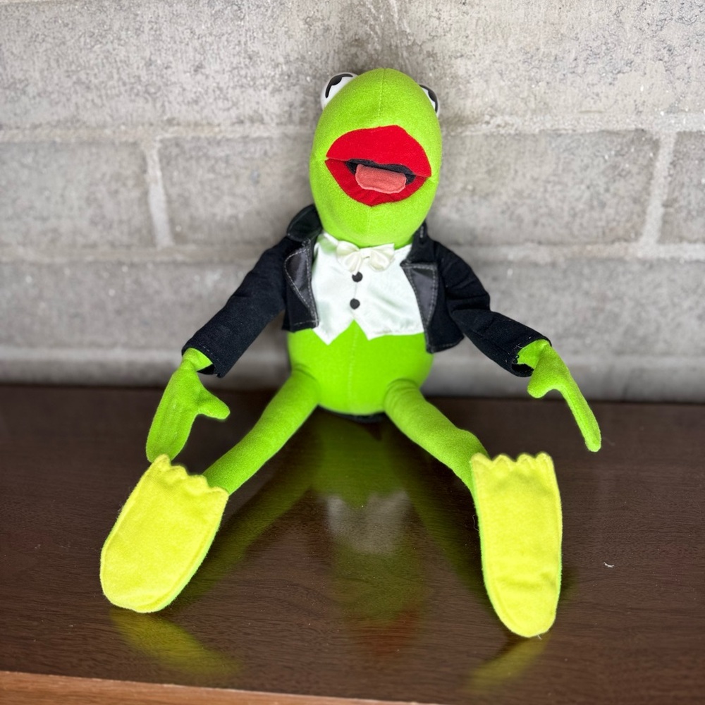 Plush Frog Character Toy - Bright Green Kermit-Style Plush - Picture 5 of 11